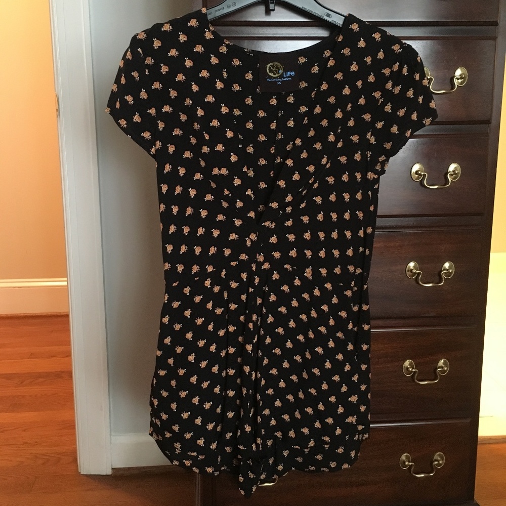 Planet Blue Floral Day Tripper Romper Size XS